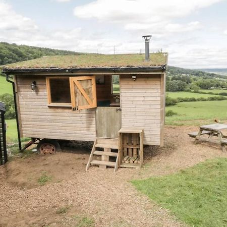 Shepherds Hut By Stepney Stays Скарбъро Екстериор снимка
