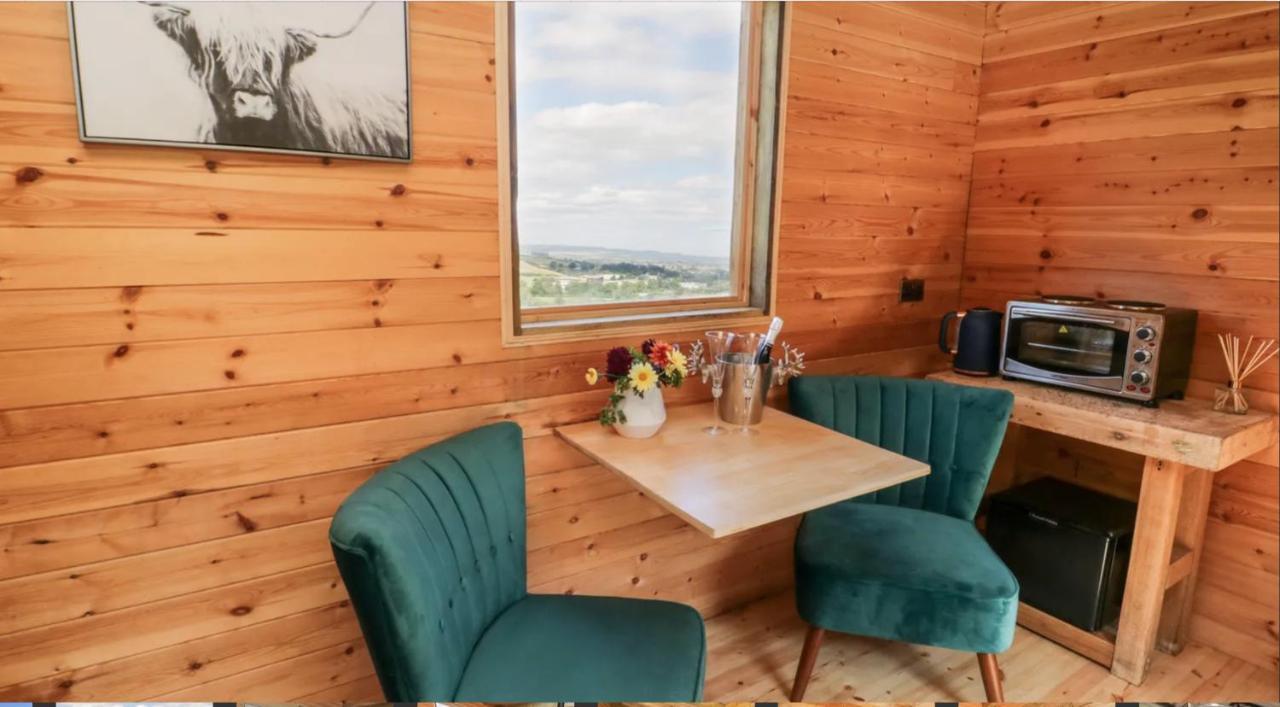 Shepherds Hut By Stepney Stays Скарбъро Екстериор снимка