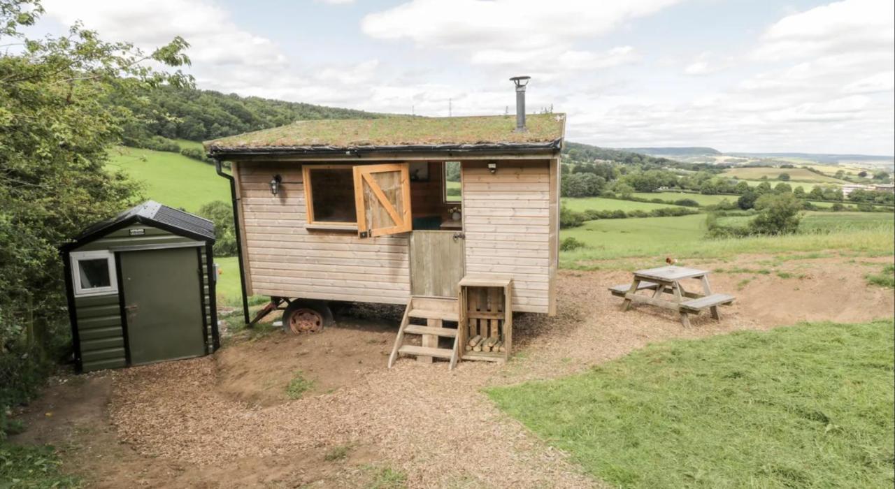 Shepherds Hut By Stepney Stays Скарбъро Екстериор снимка