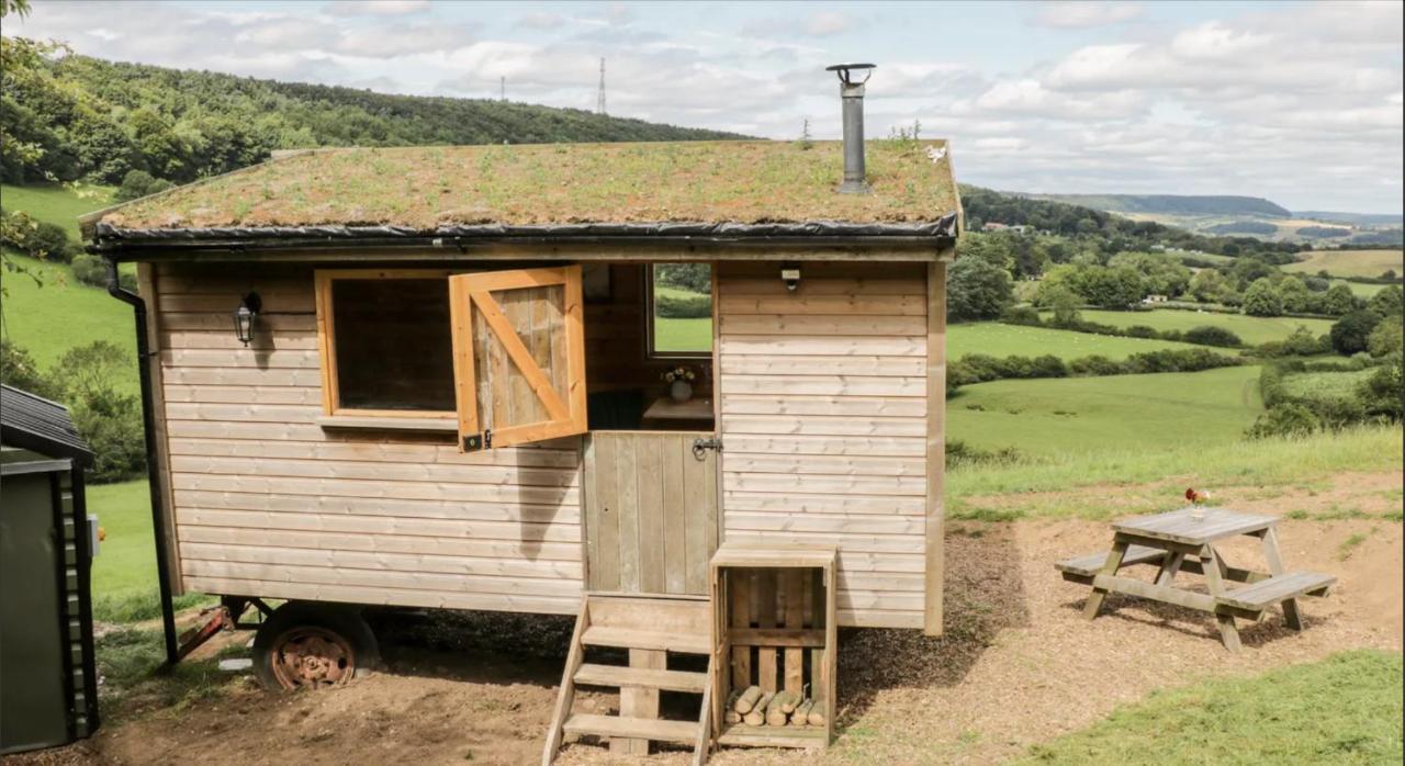 Shepherds Hut By Stepney Stays Скарбъро Екстериор снимка